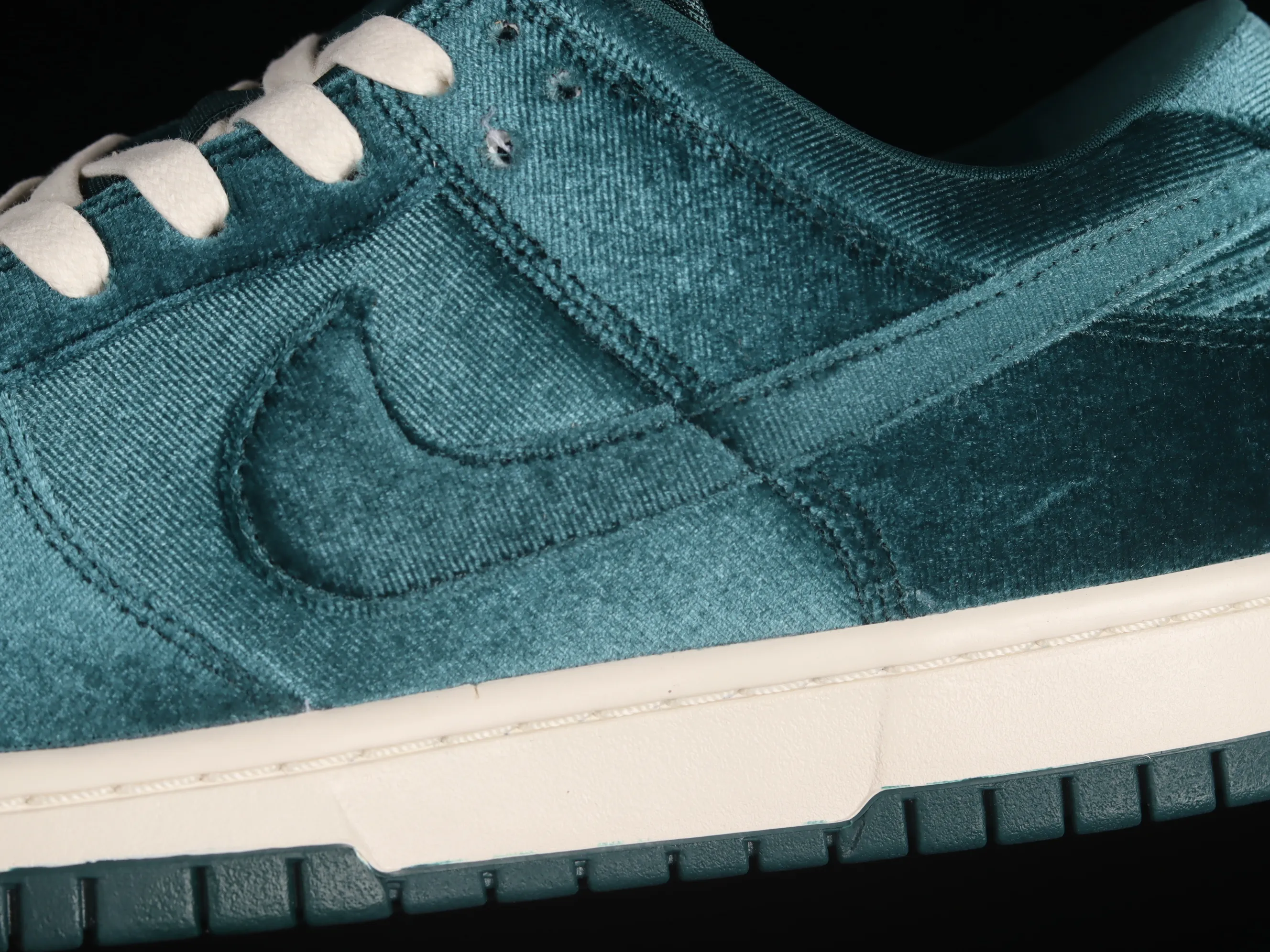 All categories Nk SB Dunk series Nk SB Dunk Low low-top sneakers Nk Dunk Low "Dark Teal Velvet" velvet dark green SB low-top casual sneakers DZ5224-300